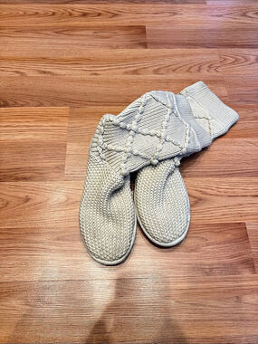UGG Knit Cuff Slippers in Cream